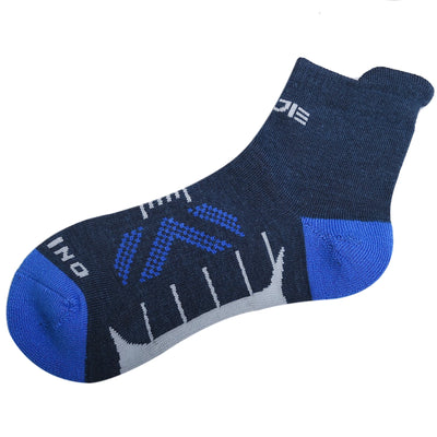 Une paire de chaussettes de sport AONIJIE en laine à coupe basse, chaussettes épaisses jusqu'aux genoux, chaudes pour l'hiver, pour la course, l'escalade, le camping E4828 E4829